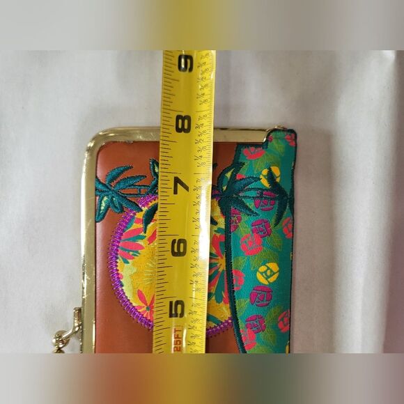 Loop NYC Multi Color Koala Sunset Wallet 8 x 3 - Picture 11 of 12
